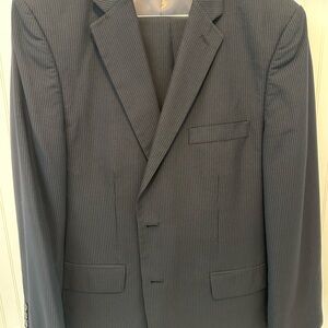 Men’s Hagger Classic fit suit